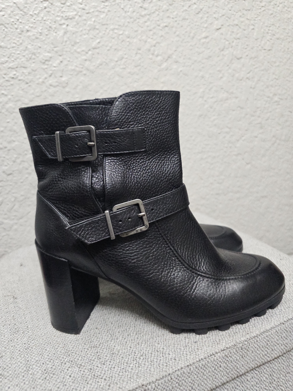 Robert Clergerie Black Leather Ankle Boots Size 8 Double Buckle Lug Sole Block